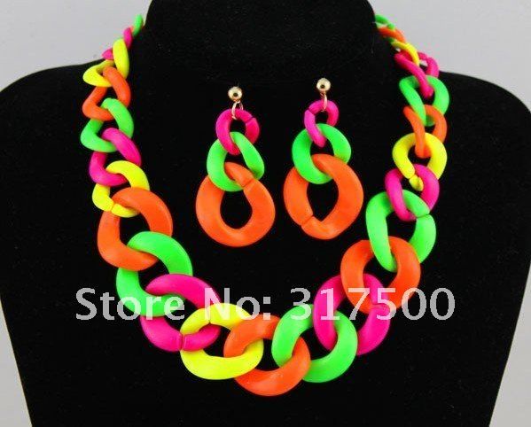 Conjunto de Colar com Brinco Colorido