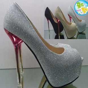 Sapato peep toe estilo casamento